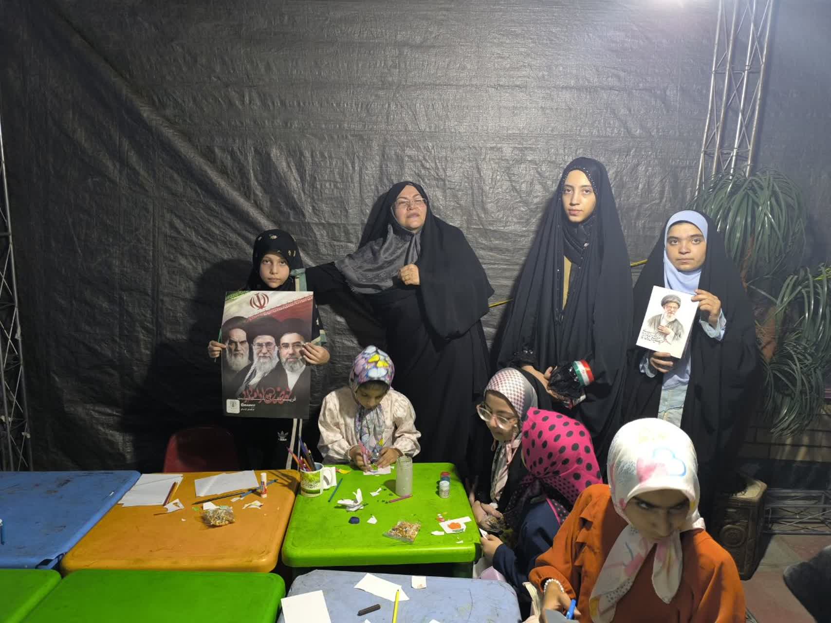 حضور میدانی مشاور امور بانوان ستاد اقامه نماز کردستان در تجمعات مردمی