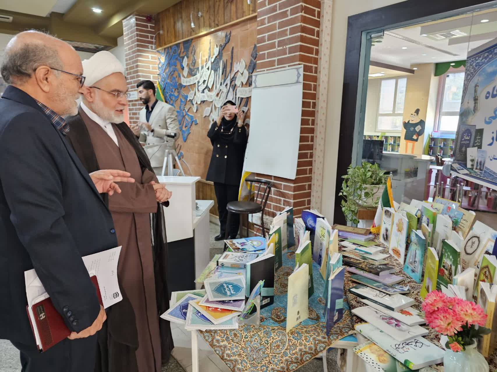 گردهمایی فصلی دبیران شورای اقامه نماز دستگاههای اجرایی کردستان برگزار شد