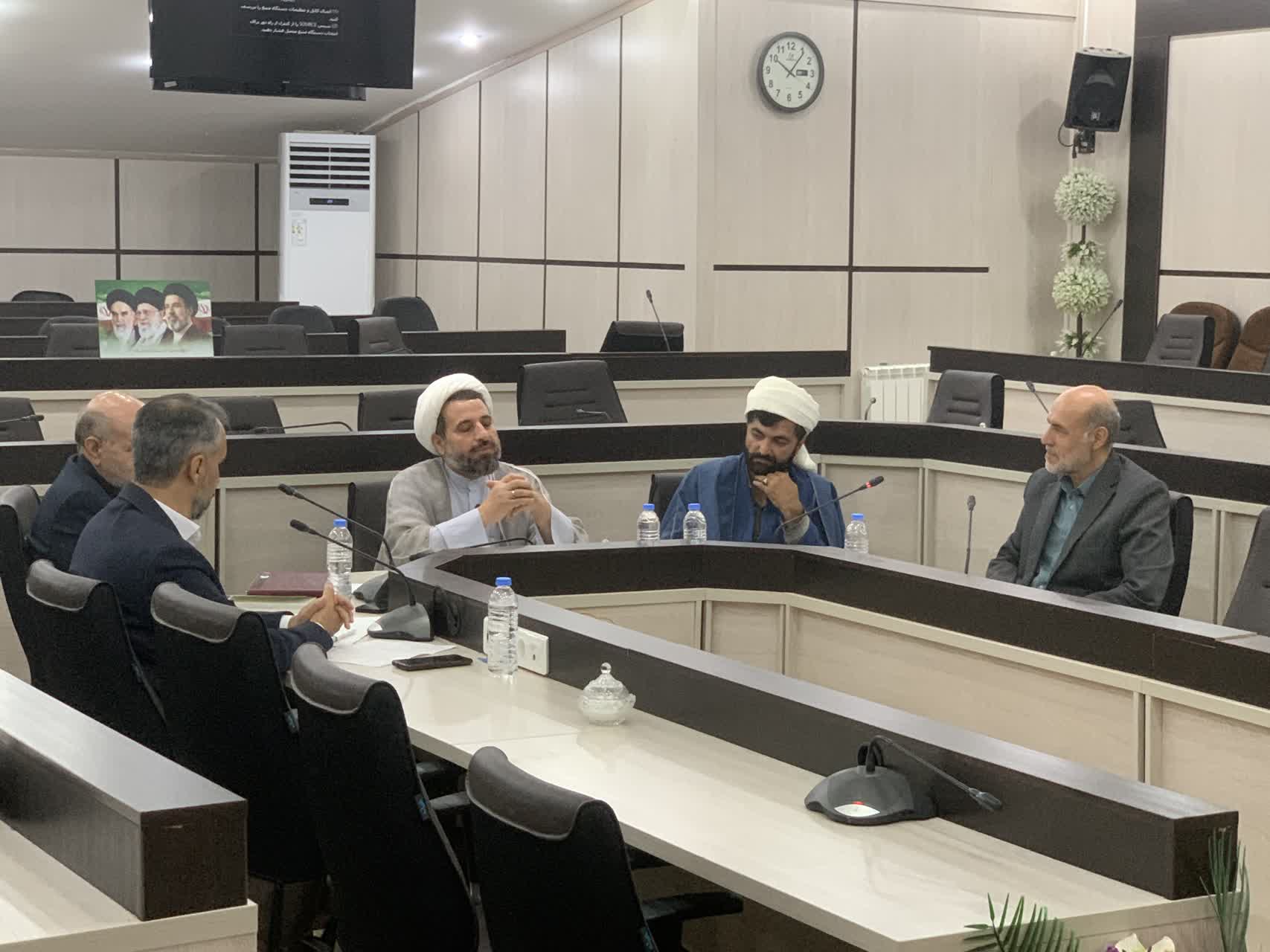 میزگرد تخصصی «نماز نسل نو» در سنندج برگزار شد
