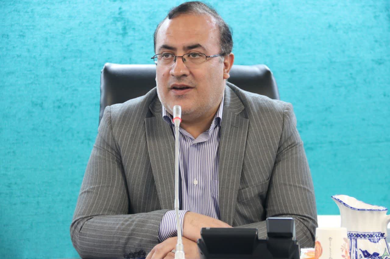 حضور مدیران در نماز جماعت موجب کاهش فاصله‌های سازمانی می‌گردد