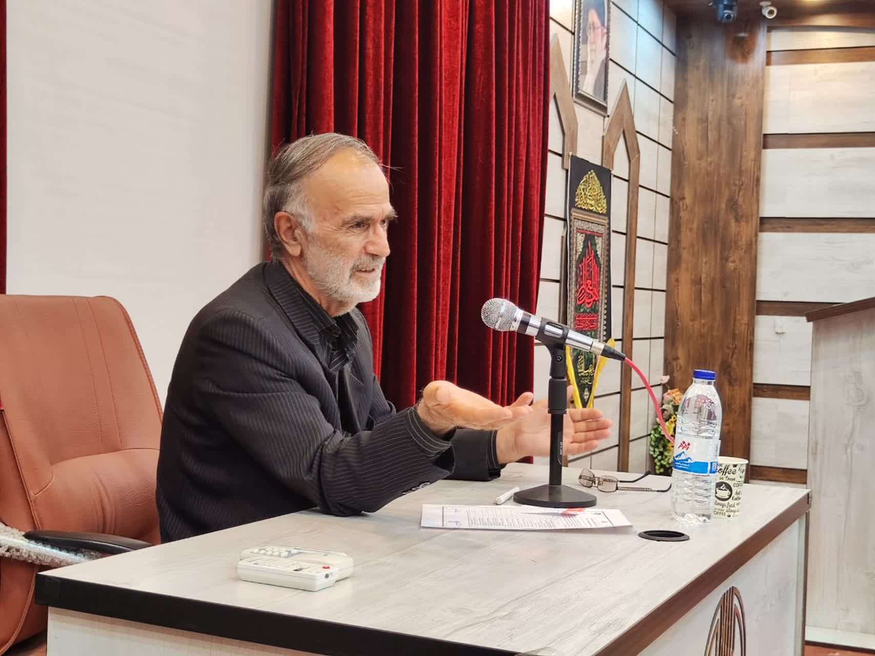 برگزاری جلسه فصلی دبیران شورای اقامه نماز استان ایلام / تأکید بر نقش مدیران در ترویج فرهنگ نماز و احیای کارکردهای مسجد