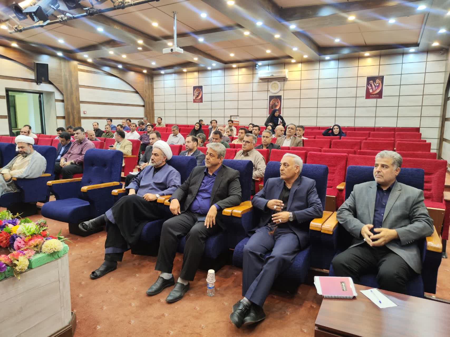 برگزاری جلسه فصلی دبیران شورای اقامه نماز استان ایلام / تأکید بر نقش مدیران در ترویج فرهنگ نماز و احیای کارکردهای مسجد