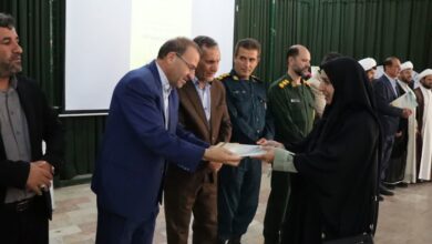 تکریم فعالان عرصه نماز و قرآن در آموزش و پرورش در شهرستان تکاب