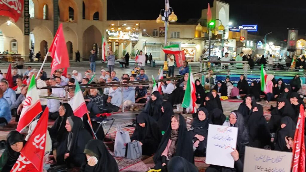 ترویج فرهنگ اقامه نماز در میانه میدان در دهه فرهنگی مسجد و ترویج معارف نماز