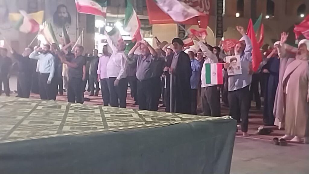 ترویج فرهنگ اقامه نماز در میانه میدان در دهه فرهنگی مسجد و ترویج معارف نماز