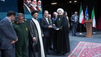 تجلیل از مدیر ستاد اقامه نماز آذربایجانغربی در جلسه شورای اداری استان