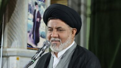 ترویج فرهنگ اقامه نماز در تجمع مردمی میدان نماز شهرستان اشکذر