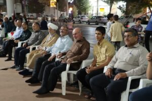 ترویج فرهنگ اقامه نماز در تجمع مردمی میدان نماز شهرستان اشکذر