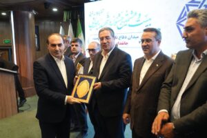 تجلیل از دستگاههای برتر نمازی در جلسه شورای اداری آذربایجانغربی