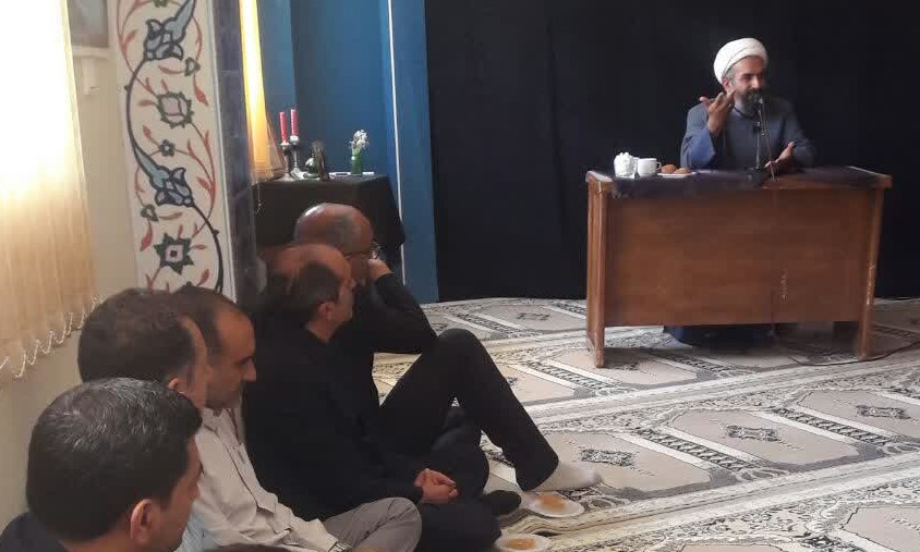 نشست نماز شناسی و شیوه های جذب به نماز ویژه کارکنان اداره کل کار و رفاه اجتماعی خراسان جنوبی برگزار شد