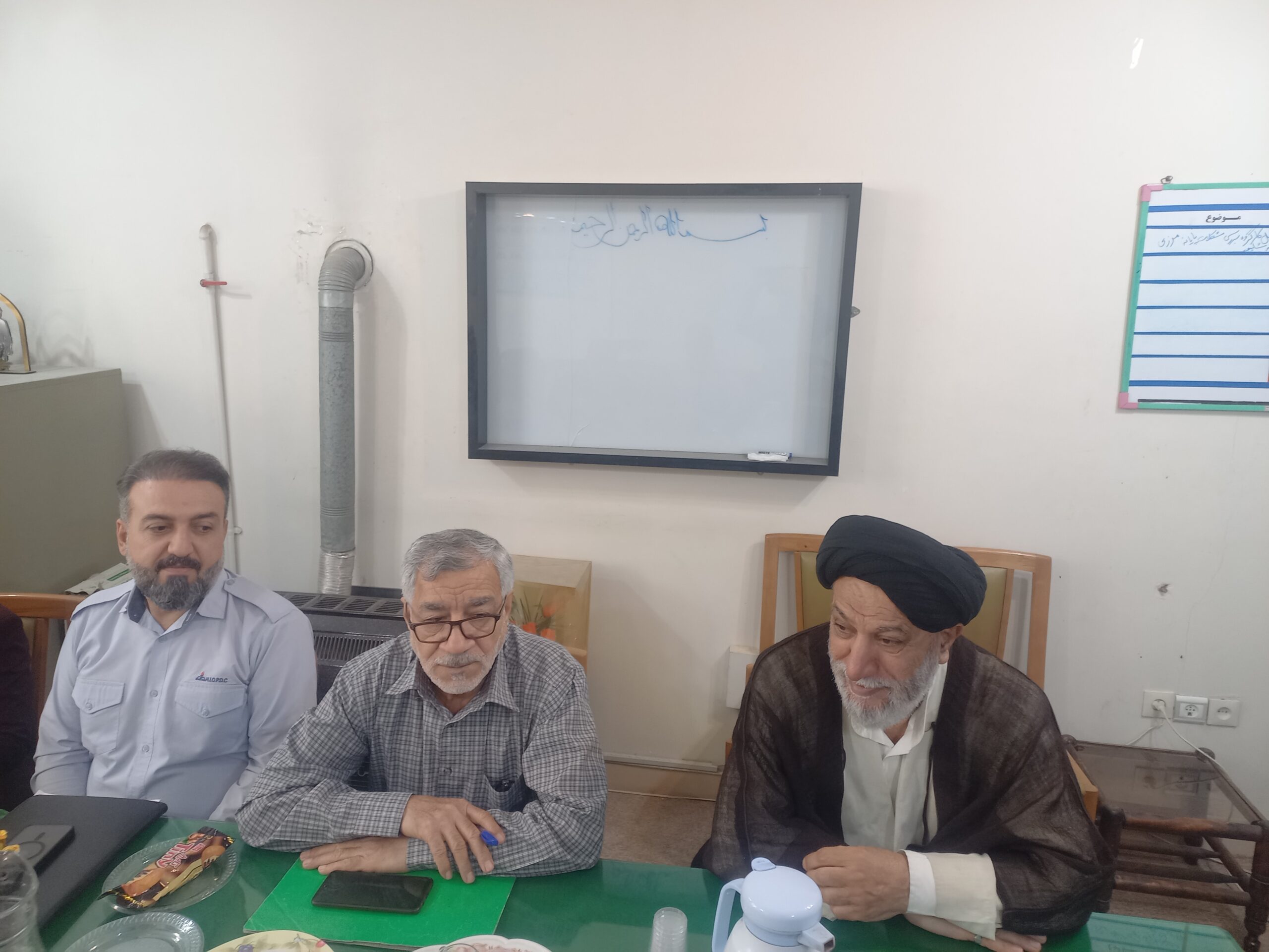 جلسه بررسی مشکلات مساجد و نمازخانه های پایانه های مرزی برگزار شد