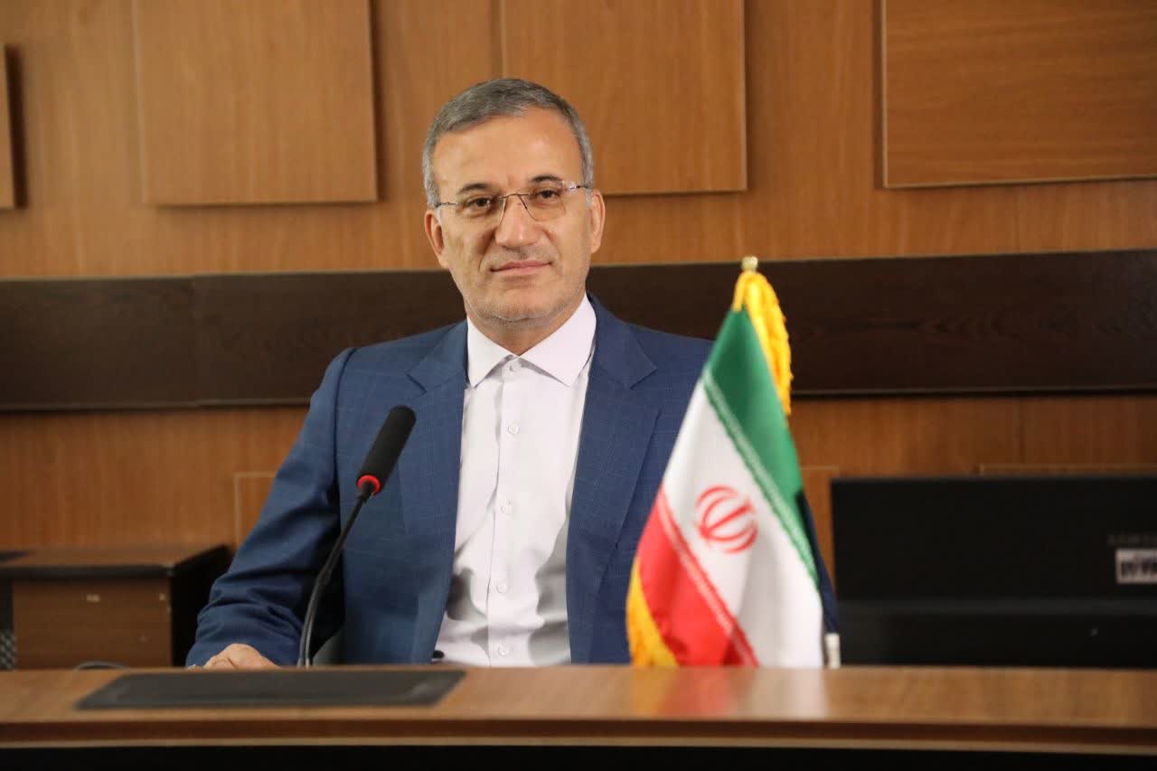 حضور مدیران در نماز جماعت نباید تشریفاتی باشد