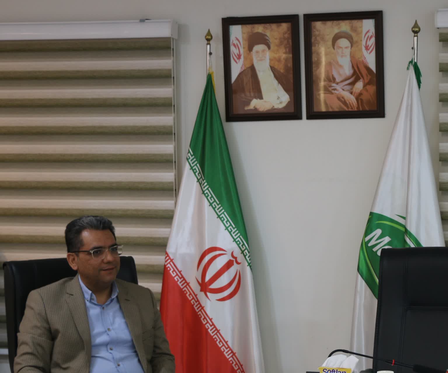 اقامه نماز لطمه ای به تولید نمی زند