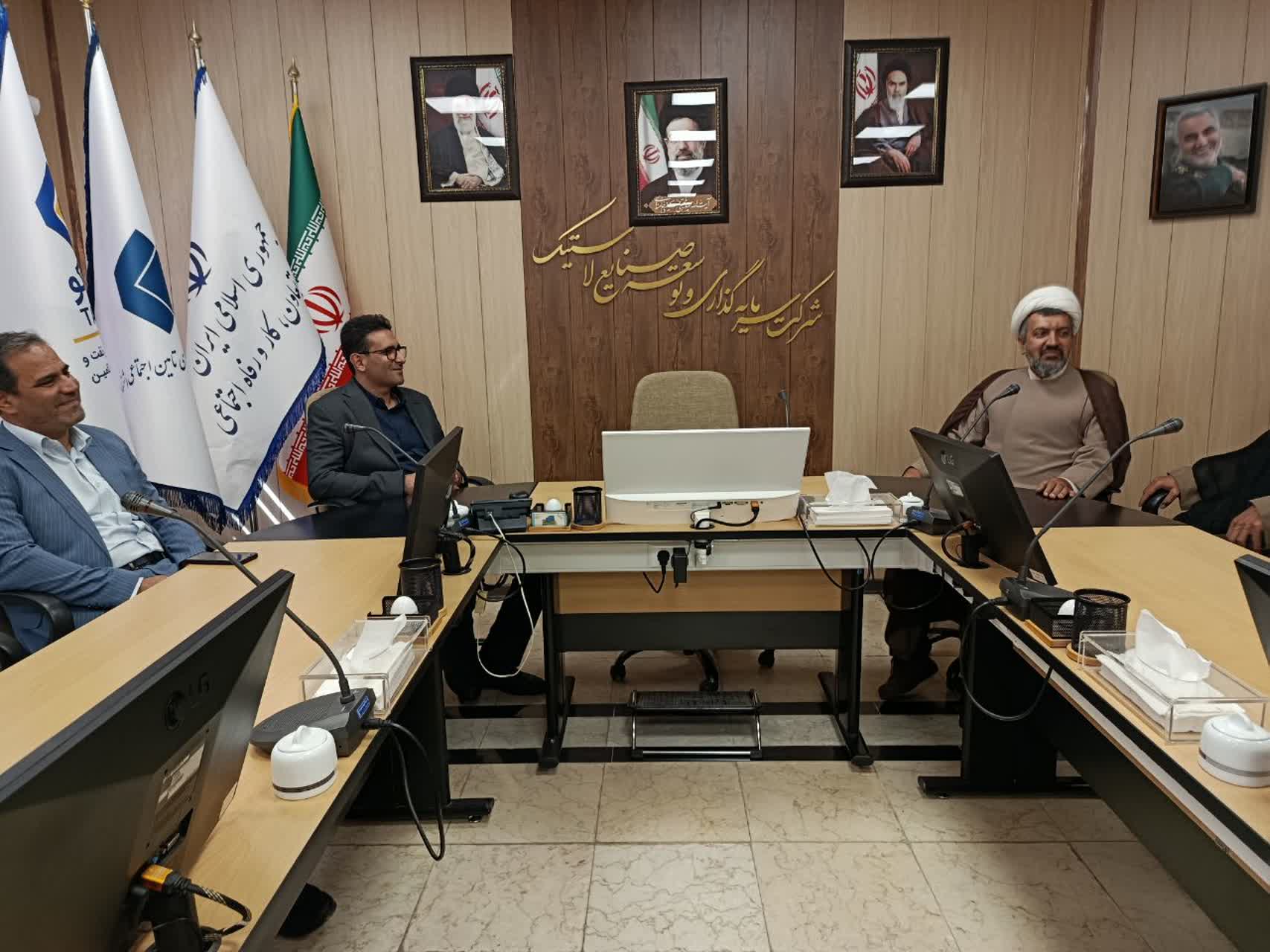 دیدار مدیر ستاد اقامه نماز استان زنجان با مدیرعامل شرکت نخ تایر صبا