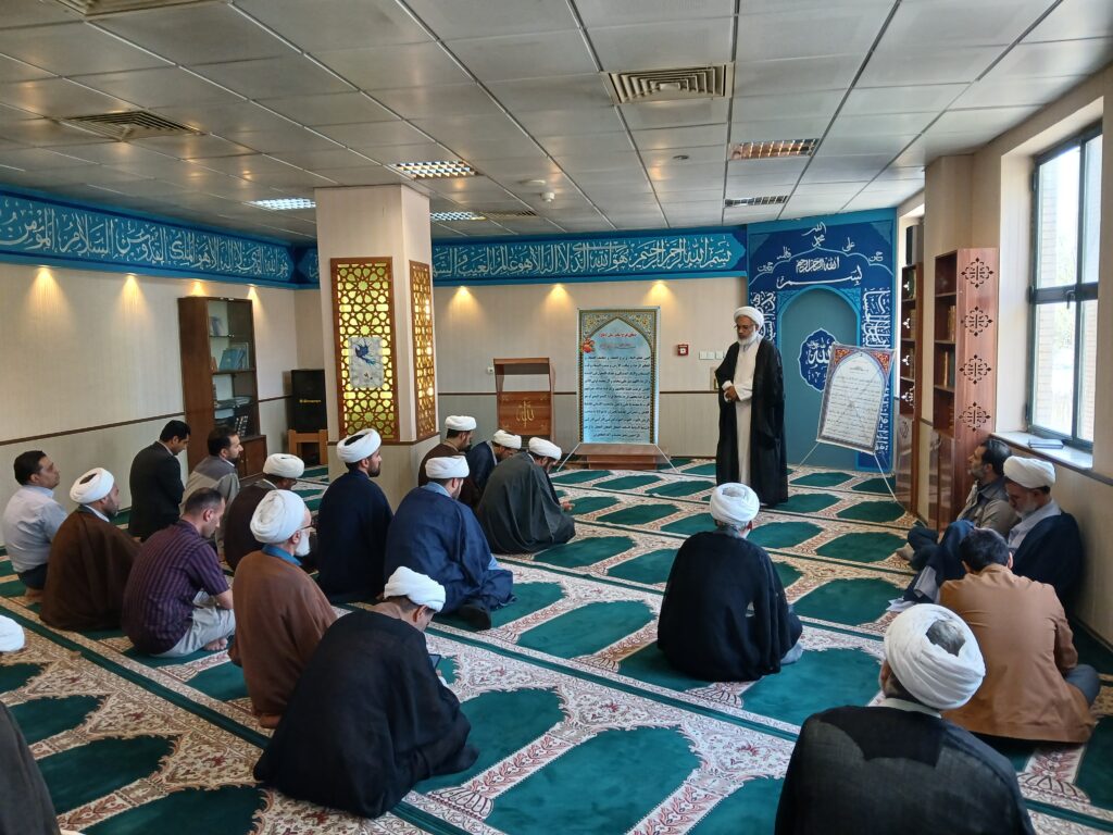تجلیل از ائمه جماعات شرکت آب منطقهای و برق خراسان شمالی