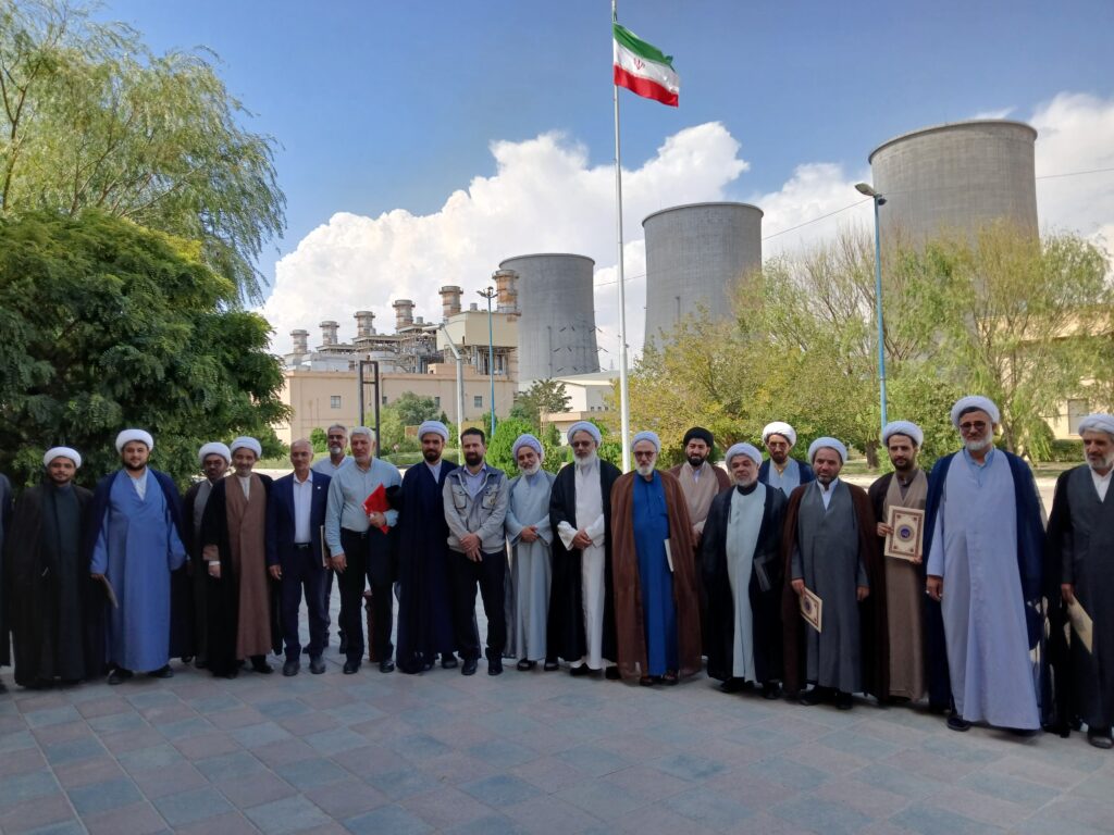 تجلیل از ائمه جماعات شرکت آب منطقهای و برق خراسان شمالی