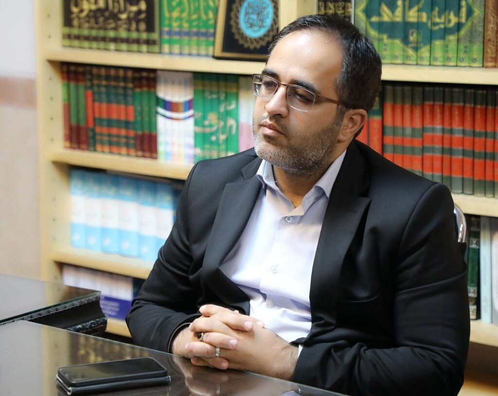 استفاده از زبان نسل جدید و قالبهای نو برای انتقال پیام نماز امری ضروری است