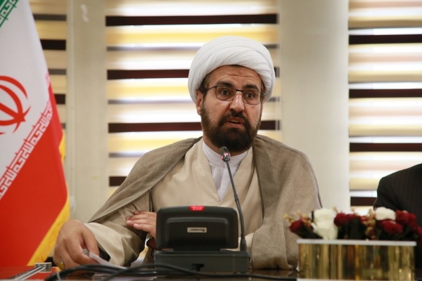 حجت‌الاسلام والمسلمین احد عبداللهی مدیر حوزه‌های علمیه لرستان در گفتگو با روابط عمومی ستاد اقامه نماز