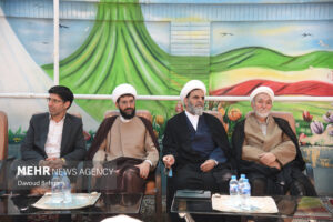 آیین نواخته شدن زنگ نماز اول مهر و اقامه نماز جماعت ظهر و عصر برگزار شد