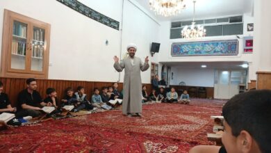 برگزاری جلسه آموزش روخوانی قرآن و احکام نماز در دبستان پسرانه تبریز