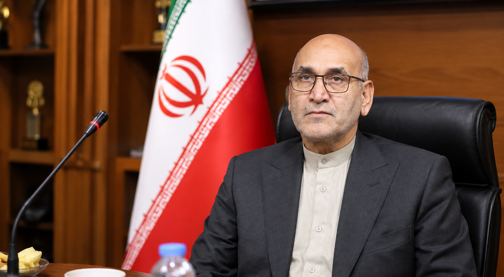 نماز ستون تربیت توحیدی و یکی از مهم‌ترین راه‌های پیوند دانش‌آموز با خداوند است