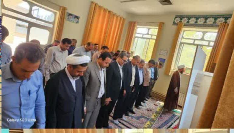 اقامه نماز وحدت بخش ادارات شهرستان بردسیر به میزبانی جهاد کشاورزی شهرستان