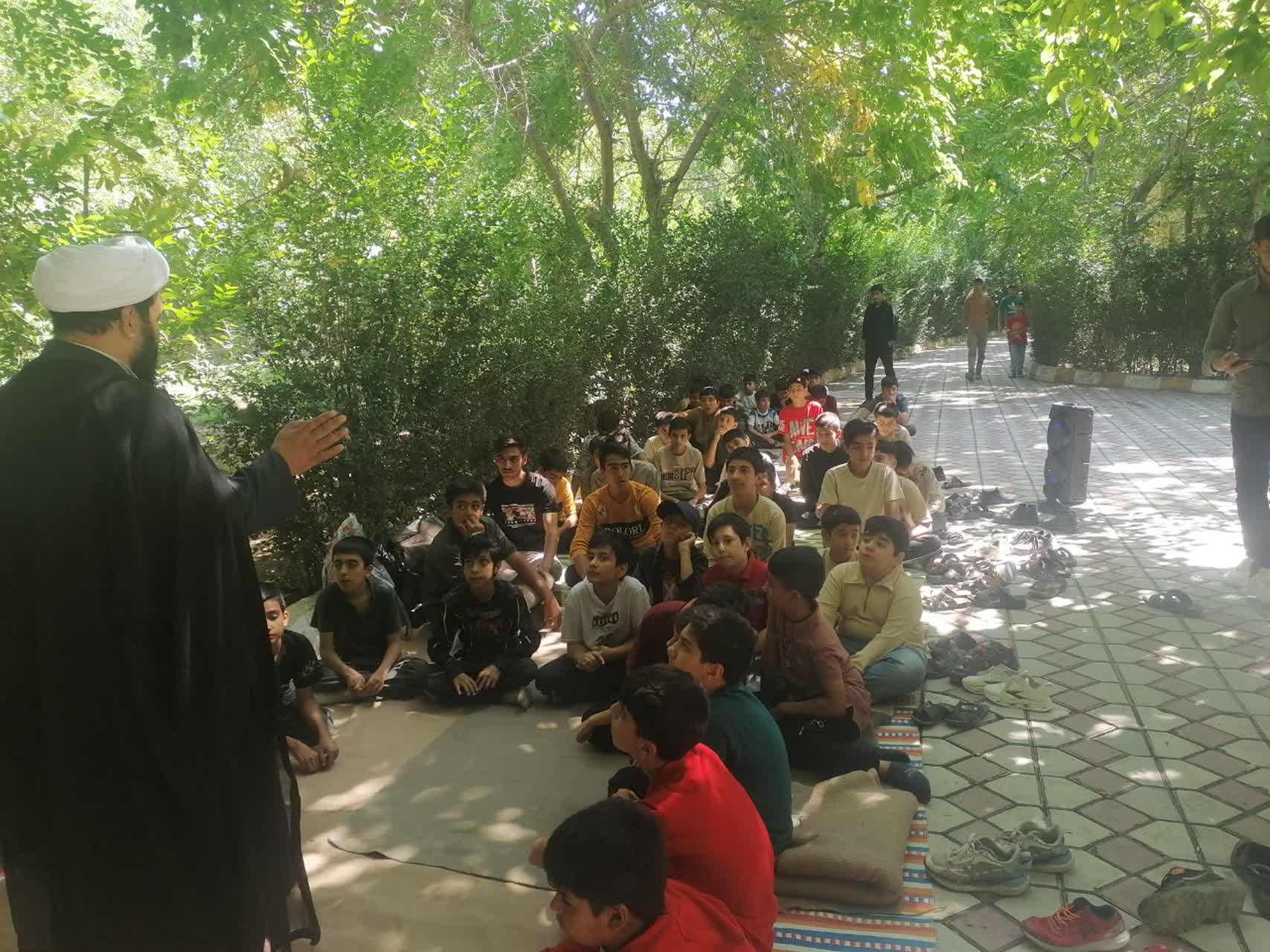 برگزاری نشست آموزشی نماز ویژه نوجوانان بسیجی در سامان