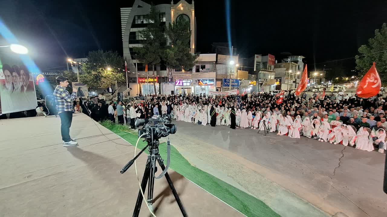 جشن تکلیف دختران پایه سوم ابتدایی در ایلام برگزار شد