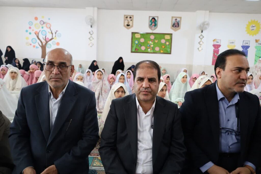 همزمان با آغاز سال تحصیلی و بازگشایی مدارس، مراسم طنین گلبانگ توحید در استان یزد برگزار شد