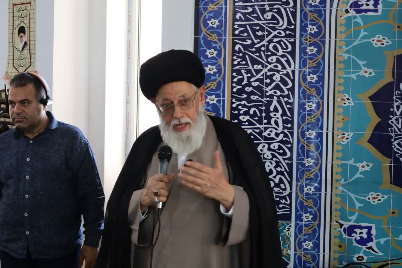 همزمان با آغاز سال تحصیلی و بازگشایی مدارس، مراسم طنین گلبانگ توحید در استان یزد برگزار شد