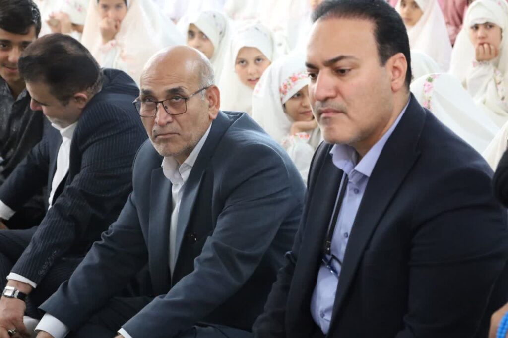 همزمان با آغاز سال تحصیلی و بازگشایی مدارس، مراسم طنین گلبانگ توحید در استان یزد برگزار شد