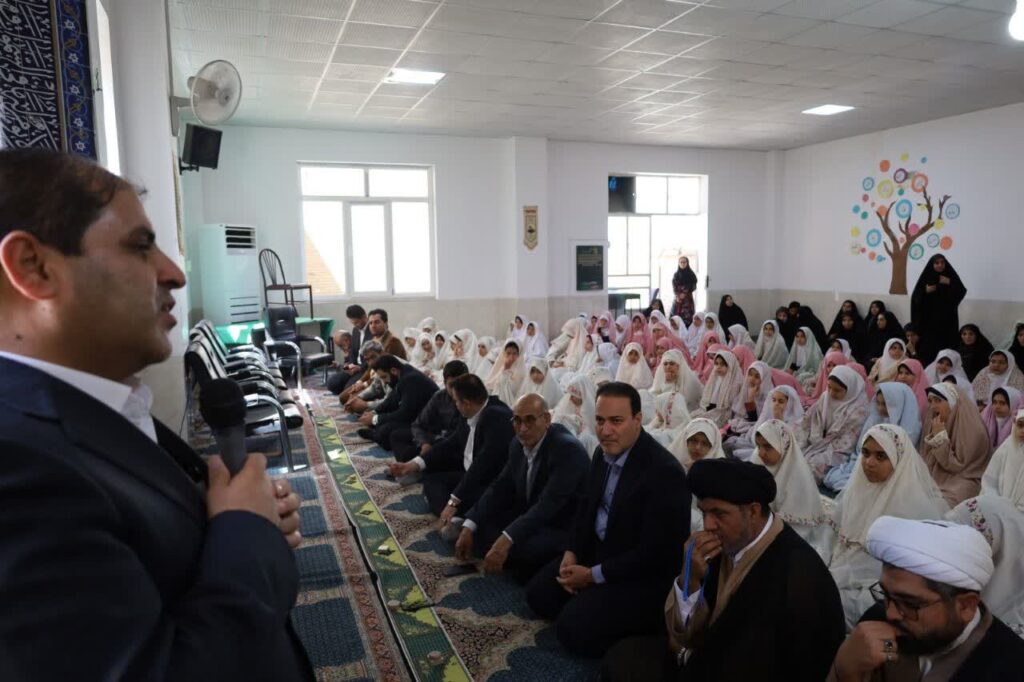 همزمان با آغاز سال تحصیلی و بازگشایی مدارس، مراسم طنین گلبانگ توحید در استان یزد برگزار شد