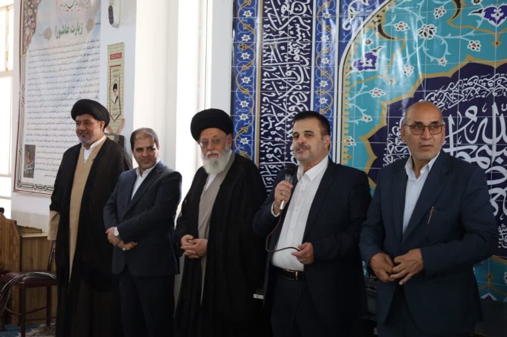 همزمان با آغاز سال تحصیلی و بازگشایی مدارس، مراسم طنین گلبانگ توحید در استان یزد برگزار شد