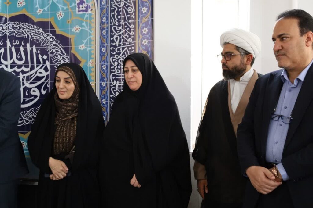 همزمان با آغاز سال تحصیلی و بازگشایی مدارس، مراسم طنین گلبانگ توحید در استان یزد برگزار شد