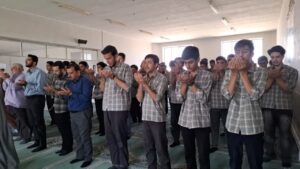 حضور مدیر ستاد اقامه نماز استان در جمع دانش آموزان خوروبیابانک اصفهان