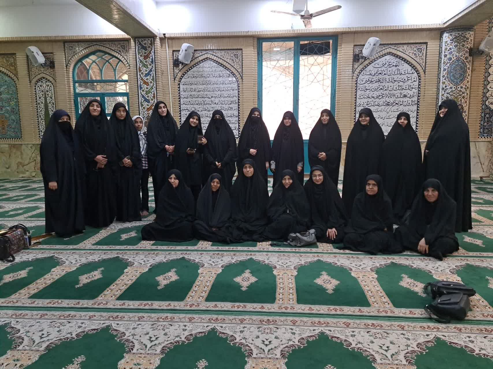 نشستهای آموزش همگانی نماز در محلات ویژه بانوان چهارمحالوبختیاری برگزار شد