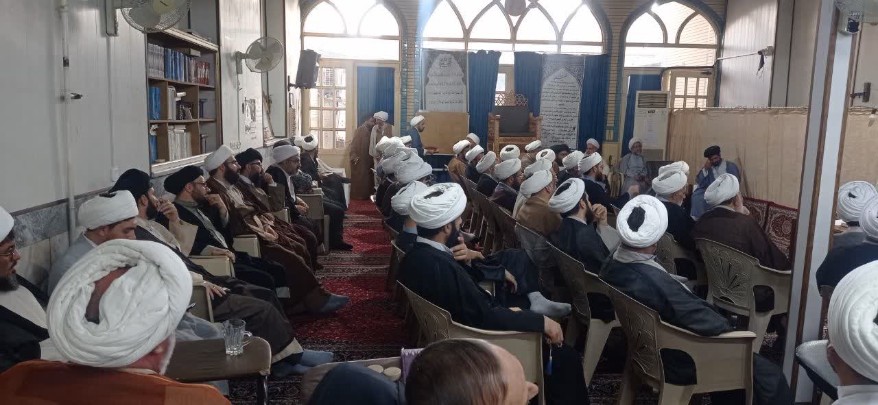 منظم بودن و اقامه نماز بوقت از مهمترین خصائص امام جماعت تراز است