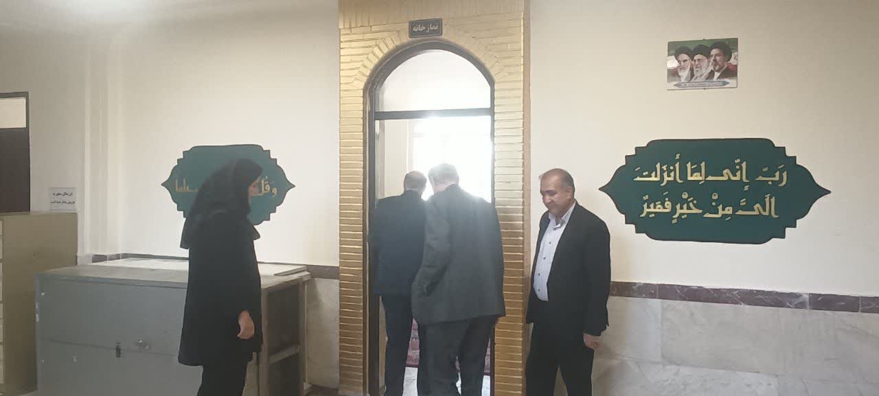 بازدید مدیر ستاد اقامه نماز استان کردستان از نمازخانه مدارس ناحیه ۲ سنندج