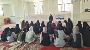 نشستهای آموزش همگانی نماز در محلات ویژه بانوان چهارمحالوبختیاری برگزار شد