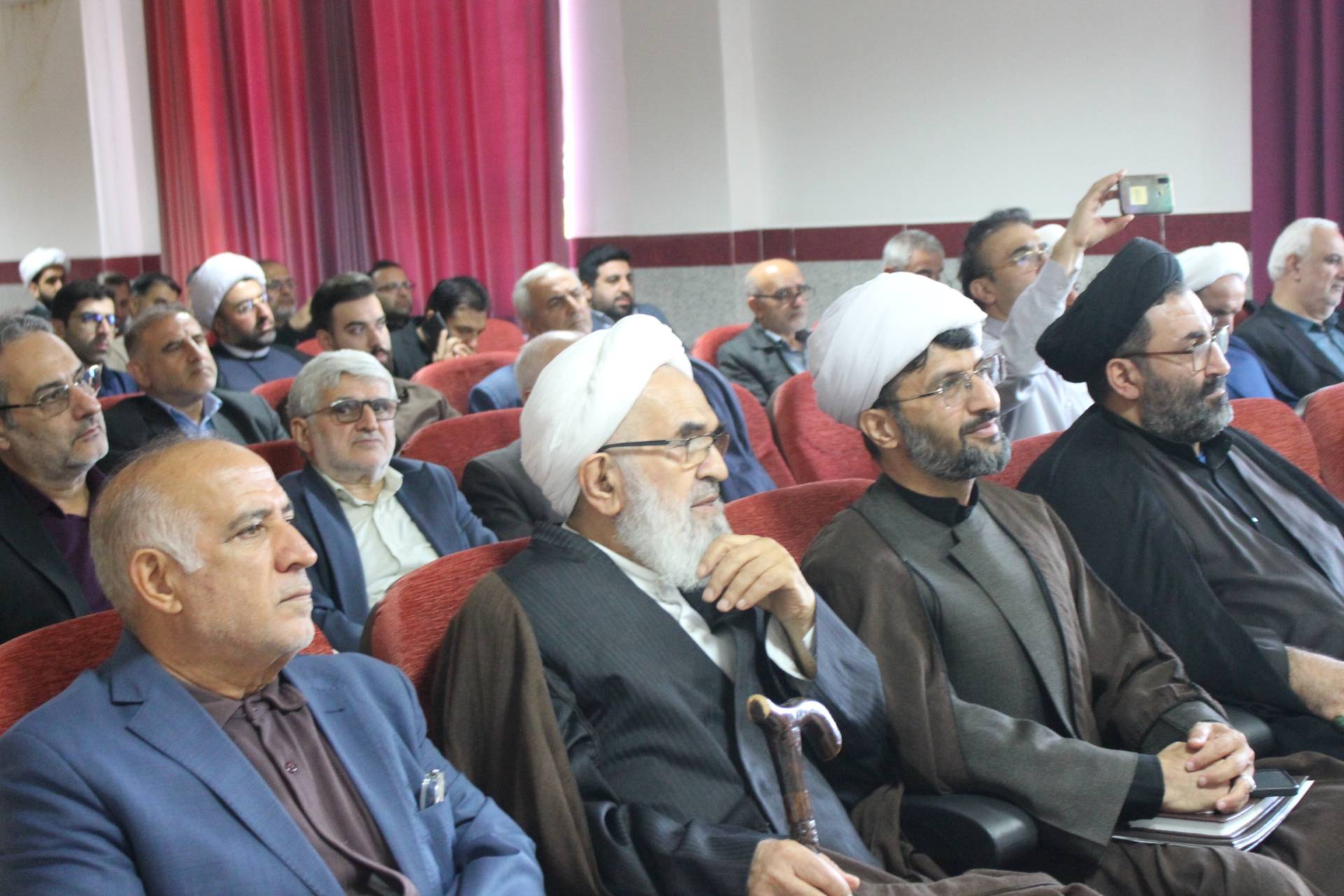 سومین جلسه فصلی دبیران اقامه نماز دستگاههای اجرایی و شهرستانهای مازندران برگزار شد