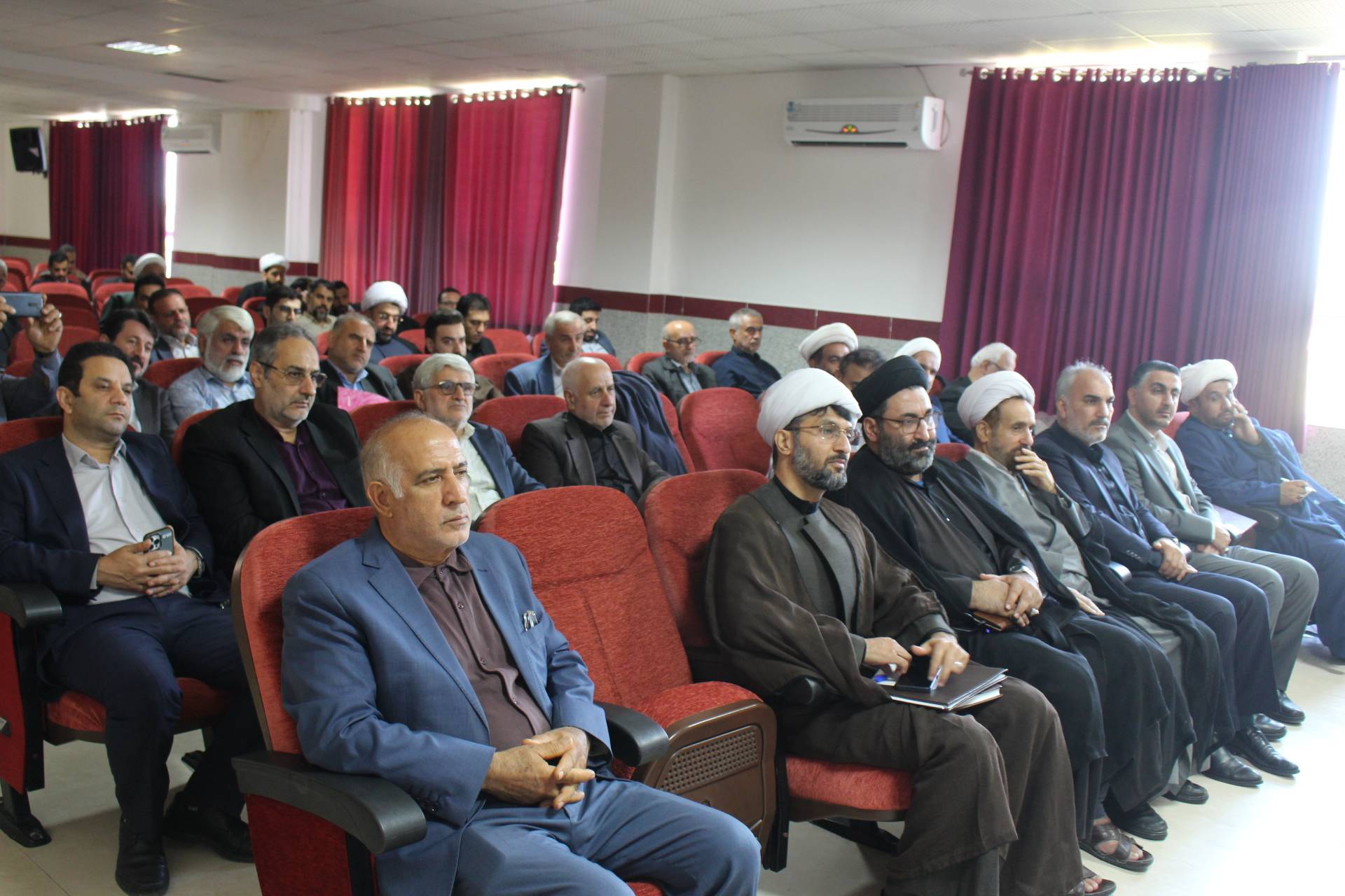 سومین جلسه فصلی دبیران اقامه نماز دستگاههای اجرایی و شهرستانهای مازندران برگزار شد