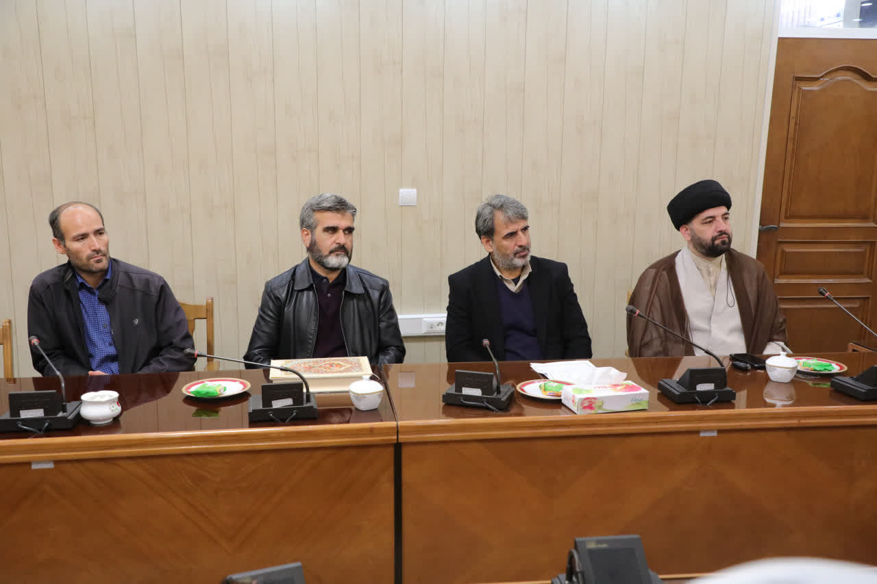 رونمایی از کتاب نماز در اردبیل