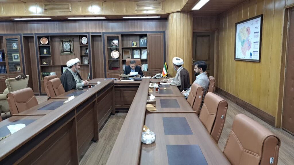 ارائه نتایج ارزیابی عملکرد نمازی دوایر دولتی زنجان به استاندار