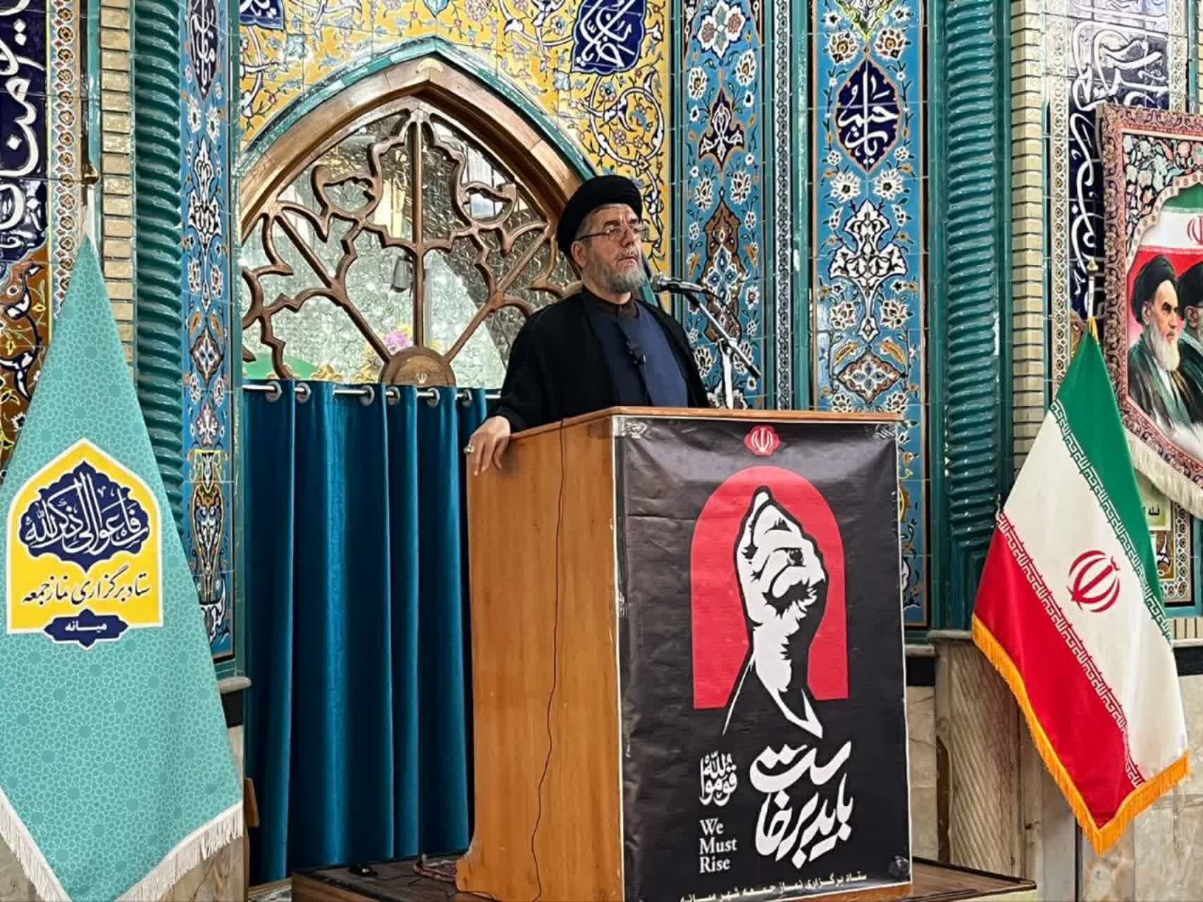 نماز محور تعالی معنوی جامعه و زمینهساز تقویت بندگی و اخلاق است