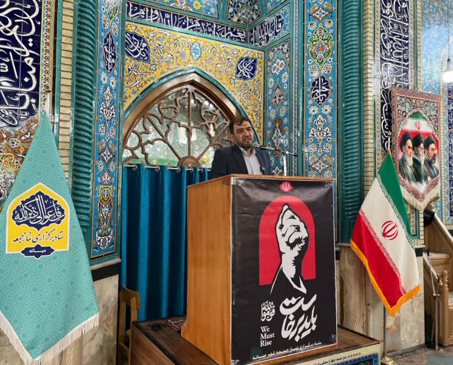 نماز محور تعالی معنوی جامعه و زمینهساز تقویت بندگی و اخلاق است
