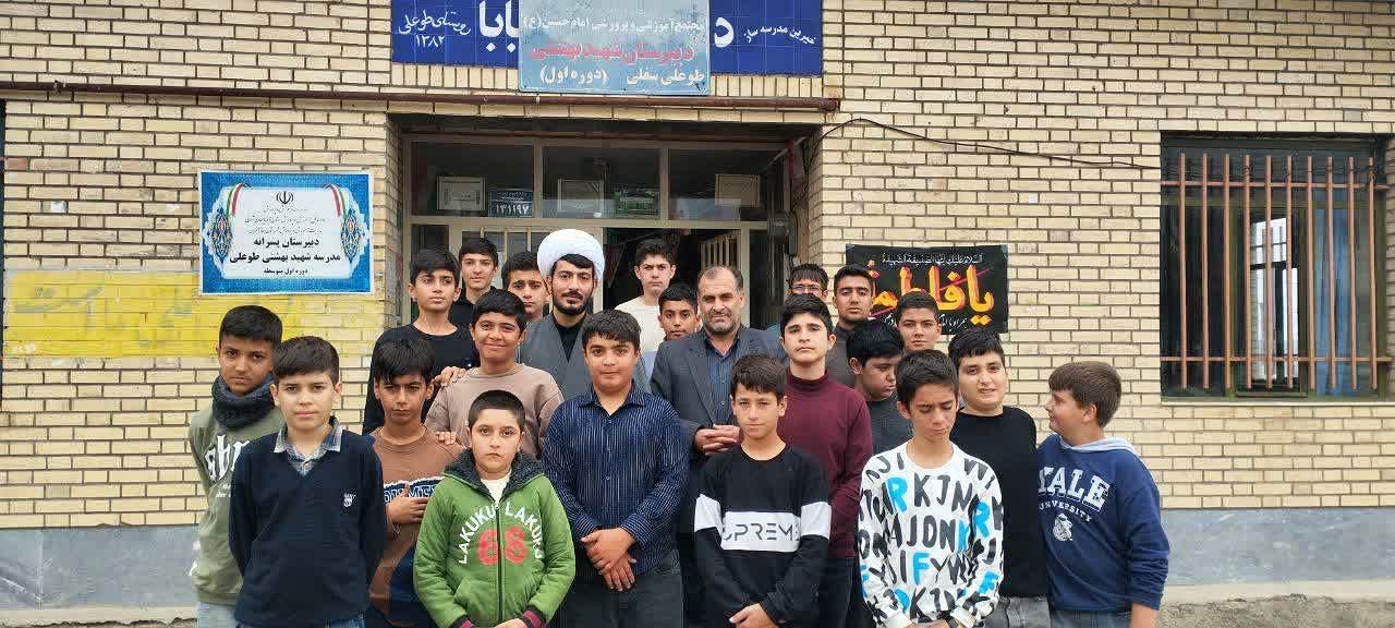 تأکید بر تبیین سیره حضرت فاطمه زهرا(س) و ترویج فرهنگ نماز در میان دانشآموزان