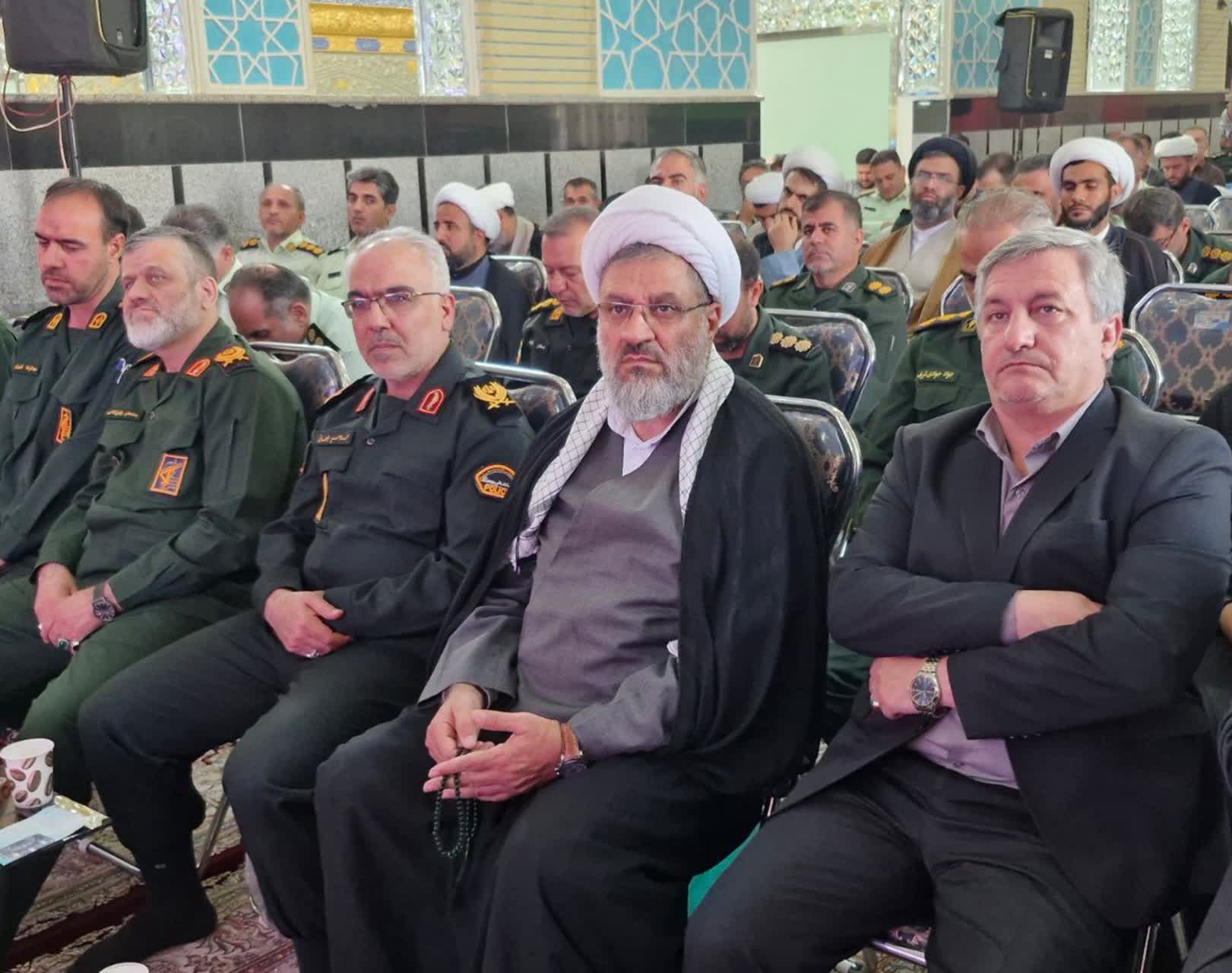 چهارمین همایش منزلت نماز نیروهای مسلح استان قزوین در تاکستان برگزار شد