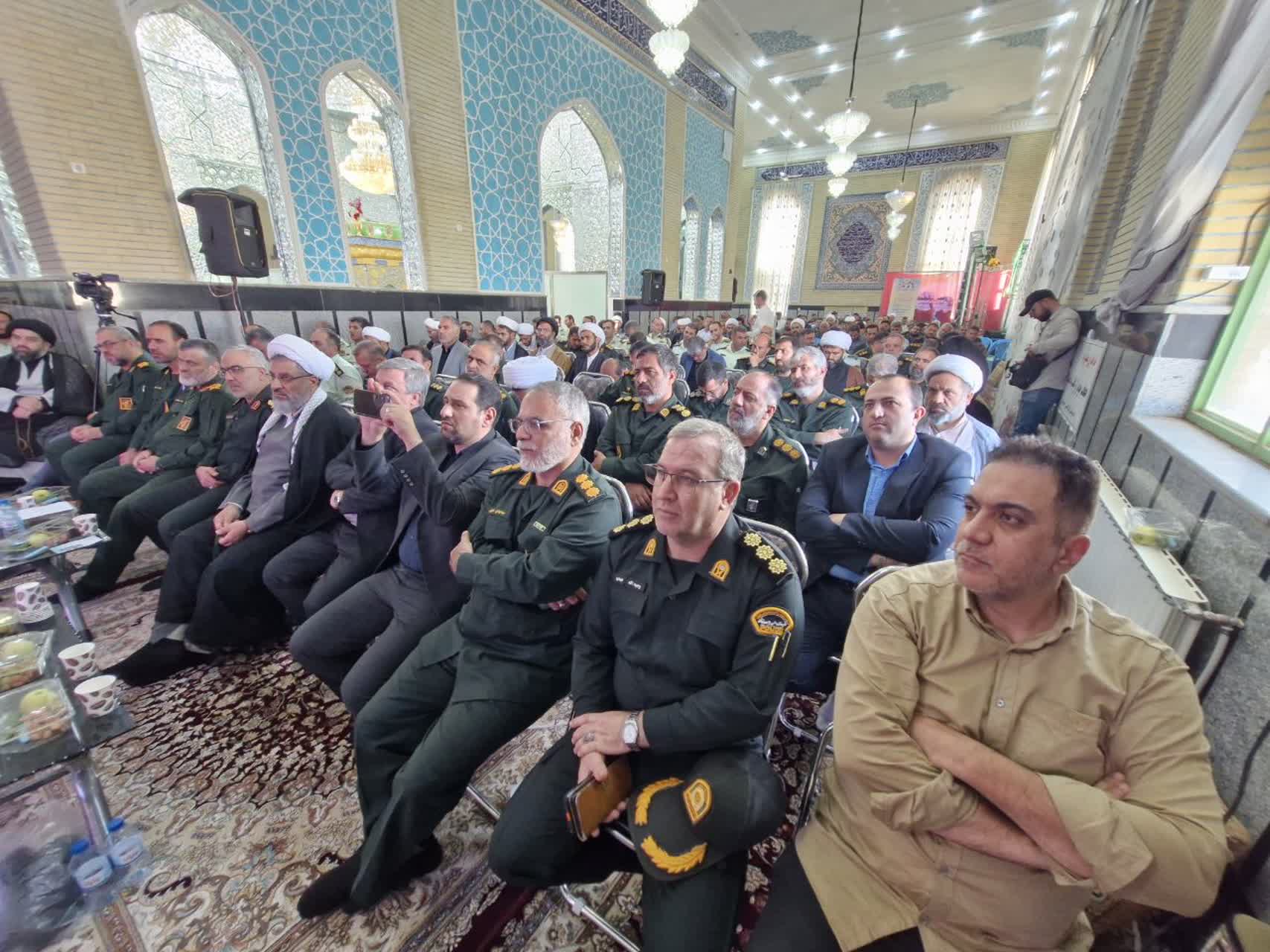چهارمین همایش منزلت نماز نیروهای مسلح استان قزوین در تاکستان برگزار شد