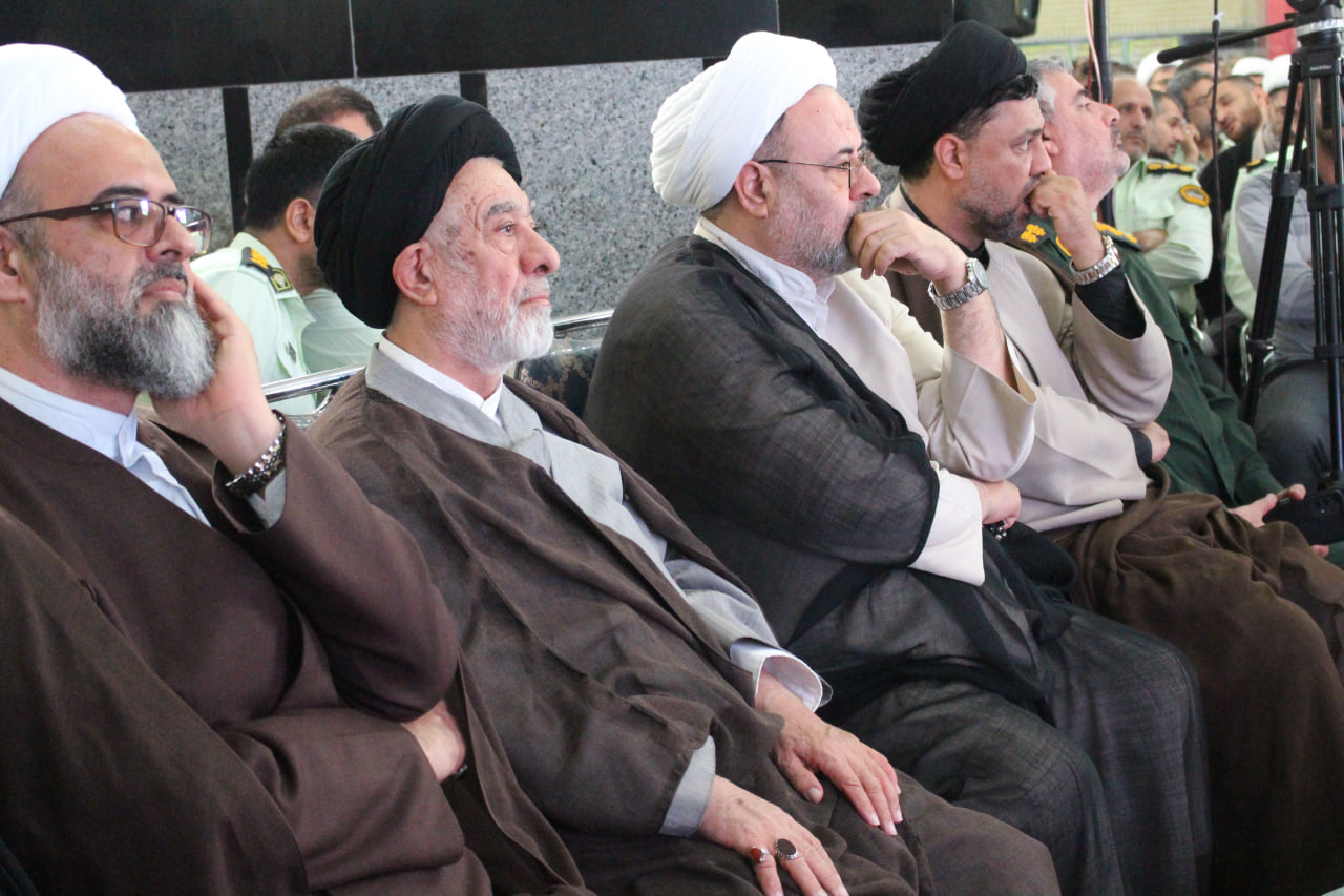 چهارمین همایش منزلت نماز نیروهای مسلح استان قزوین در تاکستان برگزار شد