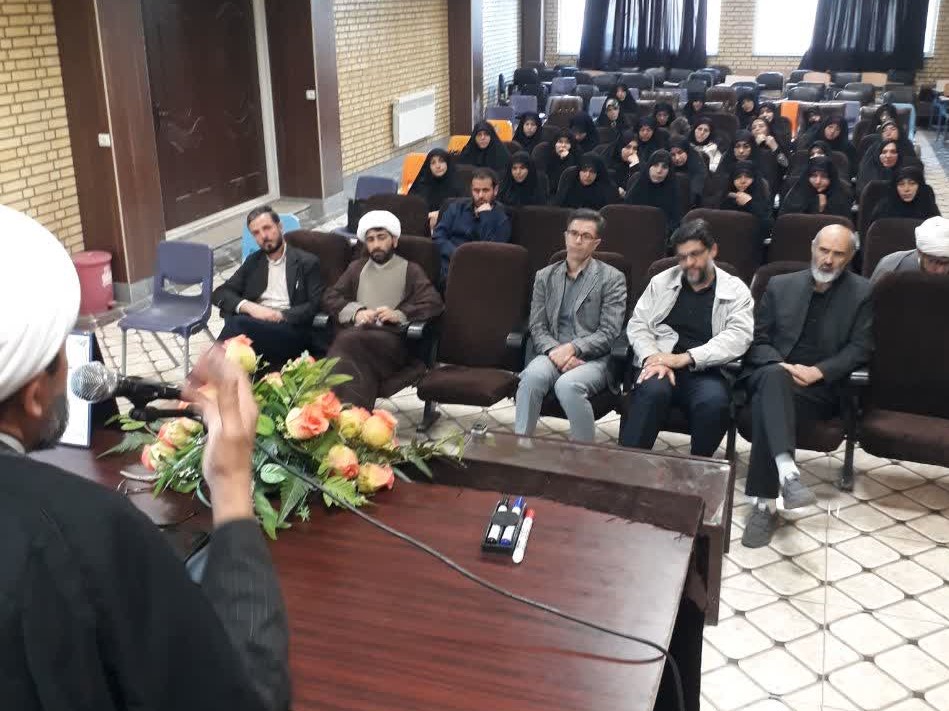 تأکید بر تقویت فعالیتهای نمازی و فرهنگی در طرح امین مدارس شهرستان ابهر